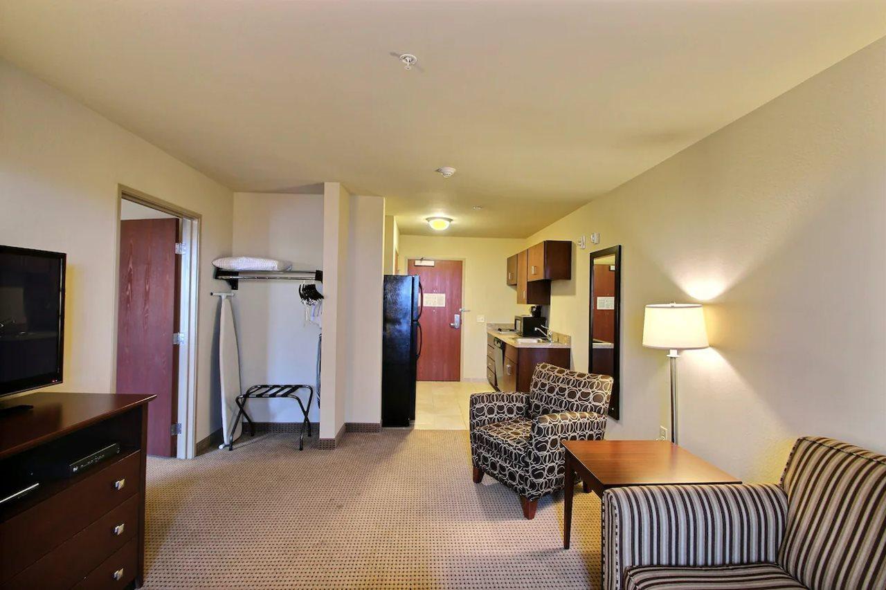 Americinn By Wyndham Oshkosh Buitenkant foto