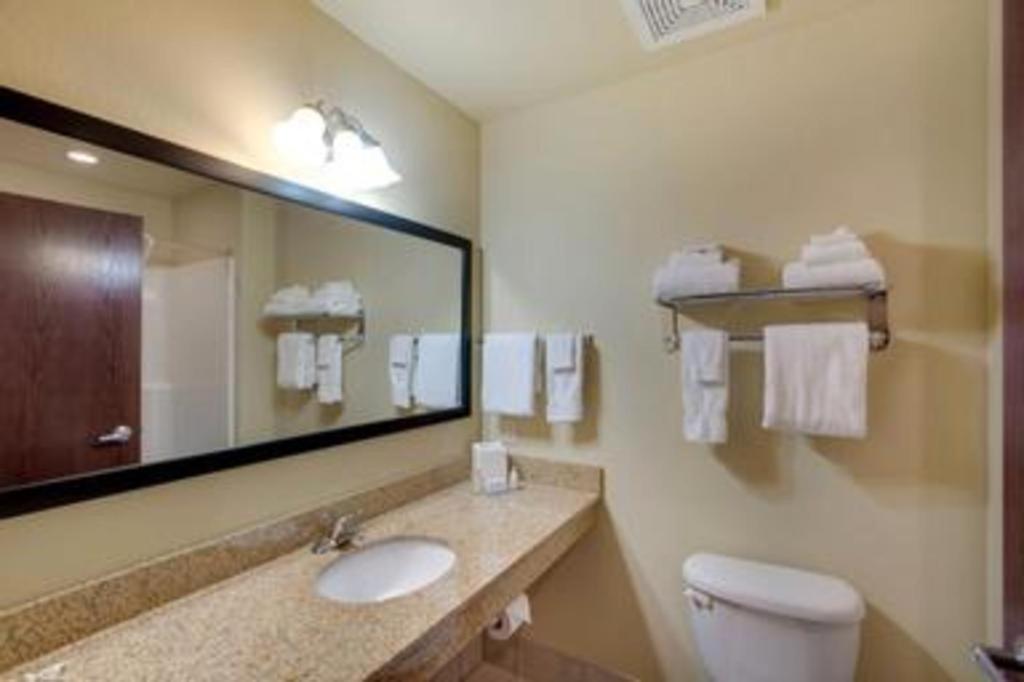 Americinn By Wyndham Oshkosh Buitenkant foto
