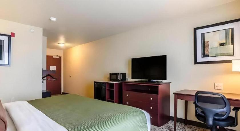 Americinn By Wyndham Oshkosh Buitenkant foto